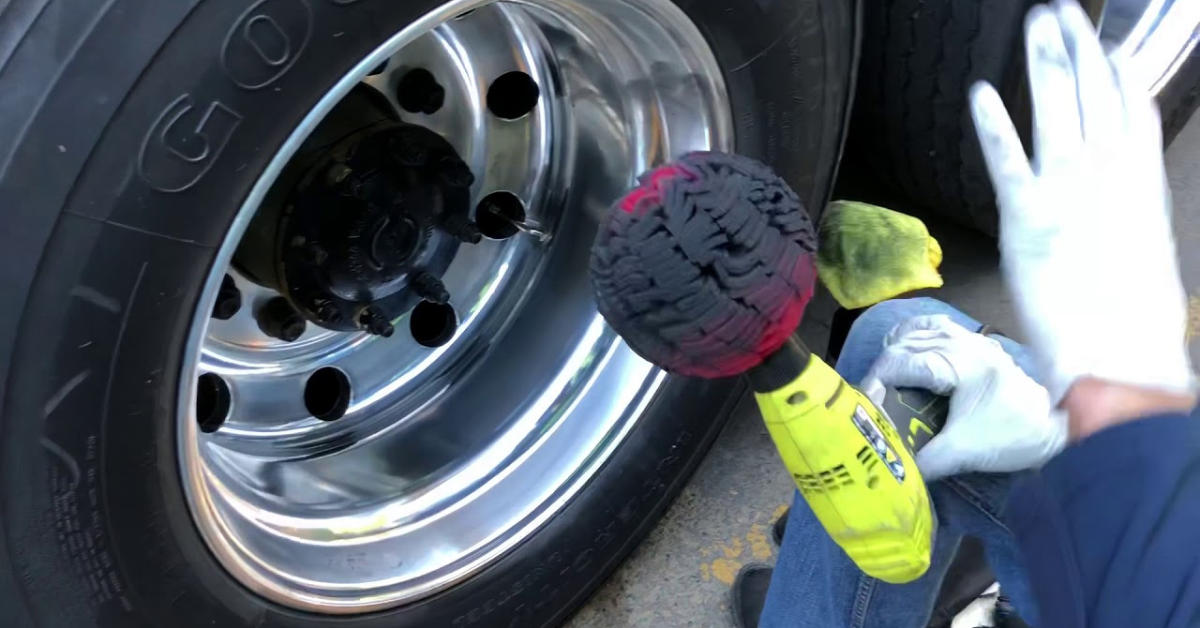 how to fix scratches on car wheels