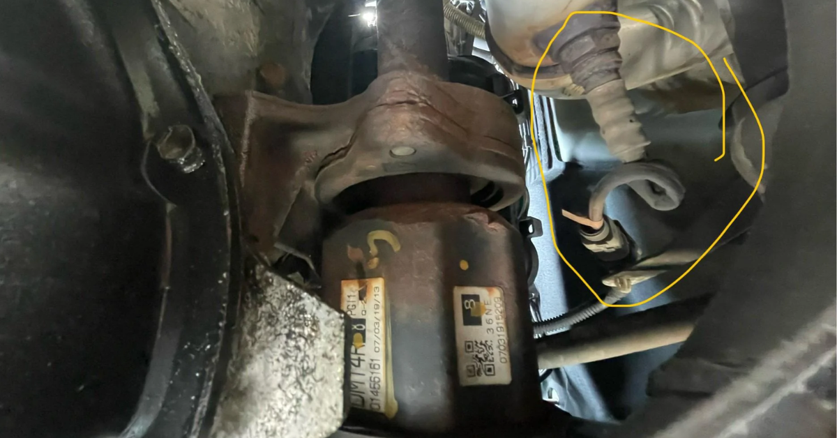 What Are the Symptoms of a P0137 Error Code?